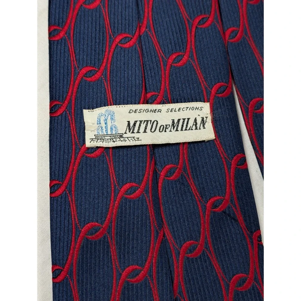 Mito of Milan Men's Tie 100% Polyester Navy & Red Chainlink Pattern Vintage